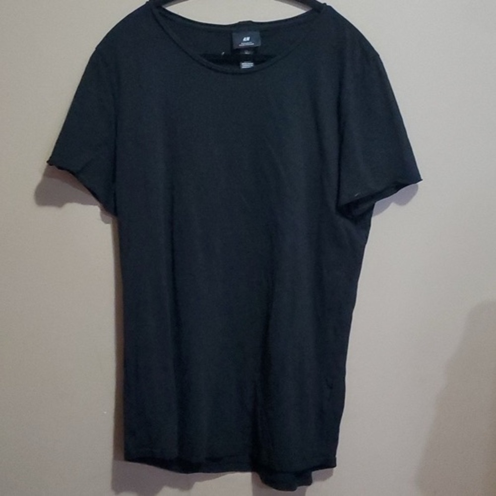 H&M tshirt large